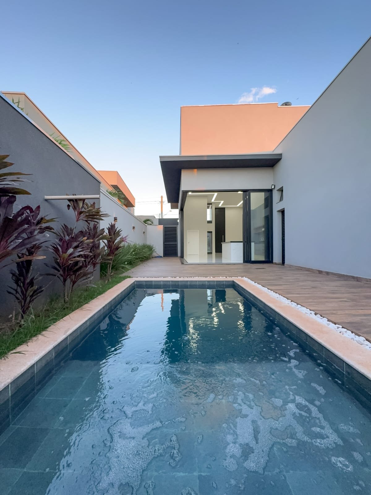 Damha 6 · casa nova de 3 suítes com piscina aquecida em São José do Rio Preto